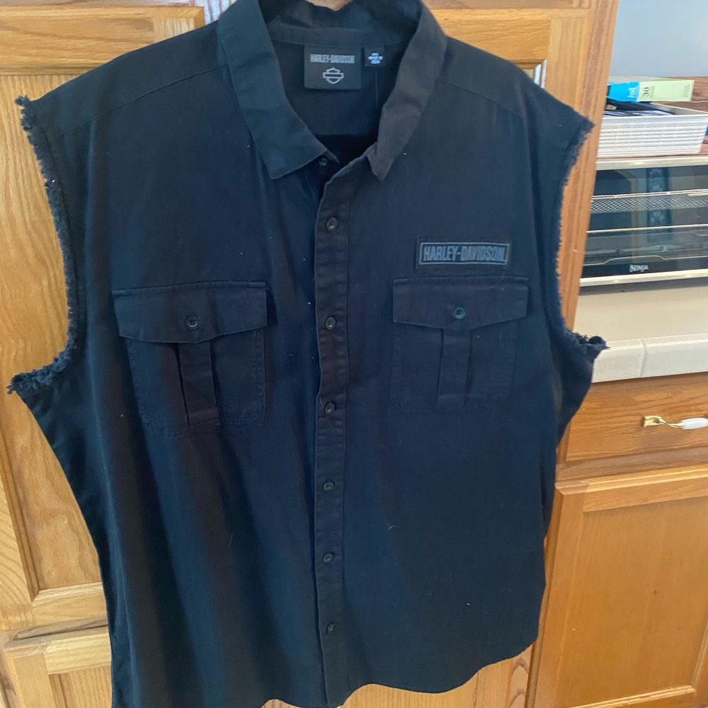 Harley-Davidson men’s Limited Edition Black Sleeveless Button Down Shirt